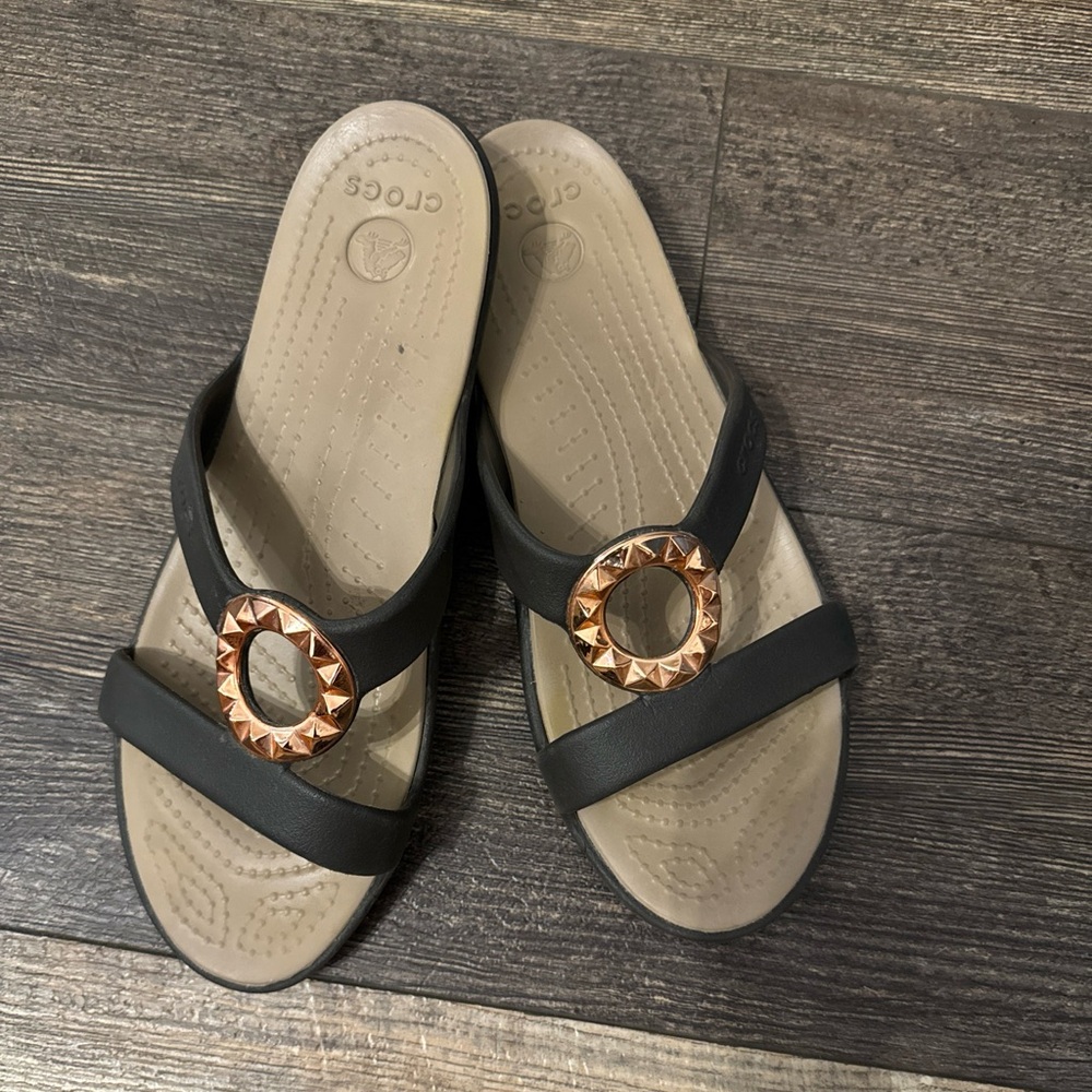 Crocs Sanrah Studded Circle Slide Sandal women’s 10